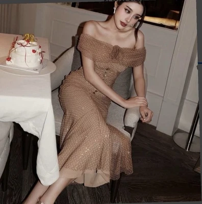 Vestido Autorretrato Malla Diamante Estrás Bronce Dorado Hombro Descubierto Lentejuelas Rubor Foto 1 de 4