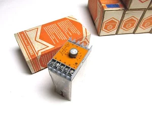 * NIB... Schleicher Time Relay Type SZC 120-101 Nr K 733 363 117 .. VK-03C - Picture 1 of 4