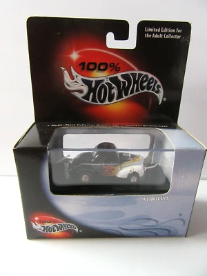Coche de coleccionista Willys Hot Wheels 1941 blanco y negro con llamas en caja original 1/64 Foto 1 de 4