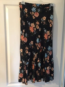 TOPSHOP Viscose Skirt Black With Floral Pattern UK Size 12. Length 33 Inches. - Picture 1 of 5