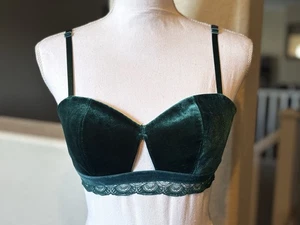 Beautiful Green Velvet Women’s Crop Cami Bralette With Lace Trim In GUC - Picture 1 of 14