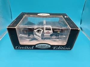 Gearbox - Deadwood South Dakota - Ford Expedition Police - 1:43 Scale - Picture 1 of 9