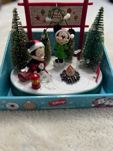 Disney Mickey & Minnie Animierte Lagerfeuer Weihnachtsdeko - Bild 1 von 6