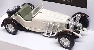 New Ray 1/43 Scale Diecast 48267 - Mercedes Benz - White - Picture 1 of 4