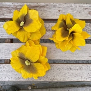 Urban Outfitters 3 Boho Yellow Silky Flower Hair Combs - Picture 1 of 9