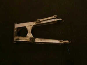 Ajustadores de cadena y brazo oscilante trasero Kawasaki GPZ600 R 1984-85 - Imagen 1 de 12