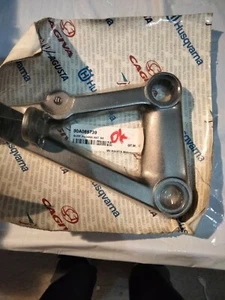 Cagiva Supporto Pedana Ant Sx Cagiva Planet 125 Dal 98 Al 03 Cod 80A085739 - Foto 1 di 3