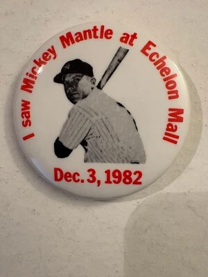 Mickey Mantle New York Yankees 2 1/8" Pin Pinback EX/MT to Near Mint Condition. - Image 1 of 2