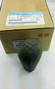 TOYOTA HILUX KUN26 MK6 SR5 4WD FORTUNER GENUINE GREY LEATHER GEAR SHIFT KNOB - Bild 1 von 5
