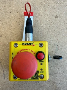 Pulsante di arresto di emergenza Eaton Kvant per proiettori laser Kvant - Foto 1 di 3