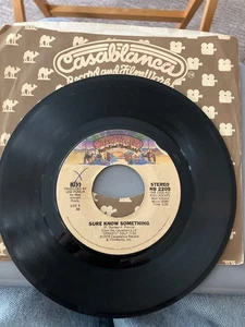 Kiss Sure Know Something 45 Schallplatte - Bild 1 von 2