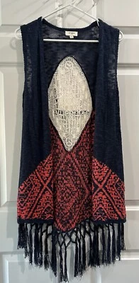 Cárdigan Patriótico Umgee Boho Crochet Recortado Chaleco Talla M Flecos Rojo Blanco Azul EE. UU. Foto 1 de 4