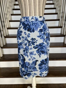 Ann Taylor Curvy Passform blau Blumen gestreift Bleistiftrock Gr. 0 gebraucht, in einwandfreiem Zustand - Bild 1 von 12