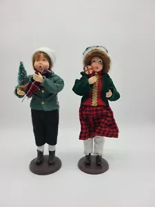 Set of 2- Christmas Tree Shops Carolers 9 in w/ tag Boy Girl Tree Scarf Lollipop - Picture 1 of 9