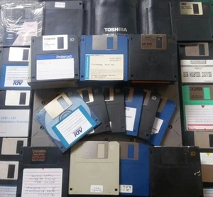 Lotto STOCK FLOPPY DISCK Pz 100 - Foto 1 di 1