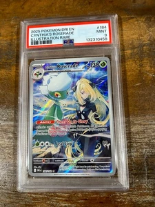 POKEMON 2025 Destinated Rivals Illustrazione Rara CYNTHIA'S ROSERADE #184 PSA 9 - Foto 1 di 2