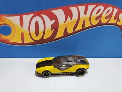 2009 Hot Wheels #24 New Models 24/42 LA FASTA Yellow Variant w/Black OH5 X - Image 1 of 4