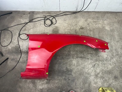 Mazda Miata Mx5 1999-2005 OEM rojo pasajero delantero derecho guardabarros nuevo en caja 99-05 *leer* Foto 1 de 4