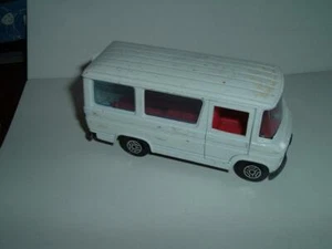 GUISVAL SPAIN - MERCEDES BENZ MINI BUS AMBULANCE - 10.5 CMS LONG OPENING DOORS - - Picture 1 of 6