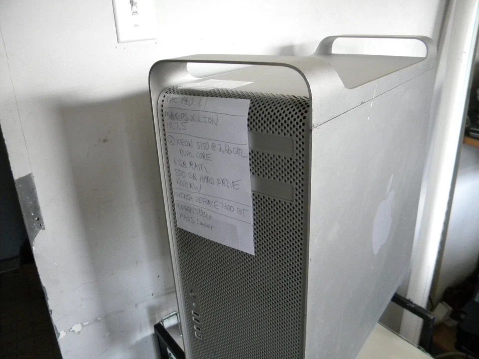 Apple A1186 Mac Pro 2X Xeon E5150 @ 2.66GHz 2C 6GB 500GB nVidea GEFORCE 7300 GT - Image 1 of 4