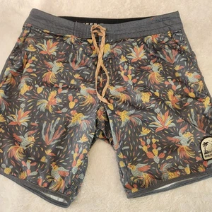 Howler Bros Herren Gr. 34 Rooster Print Schwimm Boardshorts Strand Schwimmen Urlaub - Bild 1 von 9