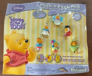 Disney Winnie Puuh Peek-A-Pooh Serie 6 Miniatur Charms Kaugummiautomat - Bild 1 von 7