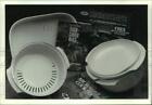 1991 Press Photo Microwave Cookware and Deep Dish Browner in Display - sya41054