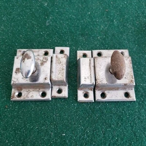 PAIR OF VINTAGE OLD CHROME PLATED METAL CABINET LATCHES LOCKS (N306) - Picture 1 of 6
