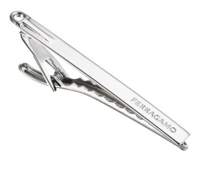 Salvatore FERRAGAMO 2023 Corbata Corbata Pin 77-0010/02 Color Plata  Foto 1 de 4