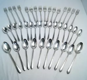 Lotto 42 pezzi piatti argento vintage Wm Rogers & Son IS "Exquisite" 1940 LEGGI INFO - Foto 1 di 11