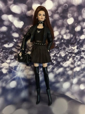 Nueva Chaqueta de Cuero Negra, Top Negro, Falda Negra, Accesorios, Regalo Gratis 🎁 Foto 1 de 4