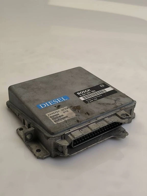 Centralina motore diesel BMW 5 E34 1995 -modulo 0281001183 105kW SVM956 - Immagine 1 di 4