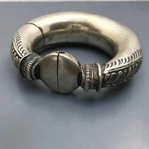 Brazalete de plata MASIVO. India Rajasthan. Joyería étnica tribal de plata. 187grms - Imagen 1 de 10