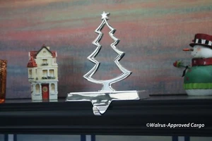 KERAMIKSCHEUNE WEIHNACHTSBAUMSTRUMPFHALTER -NEU IM KARTON- MACHEN SIE IHREM KAMIN EINE NOEL-LECKEREI! - Bild 1 von 7