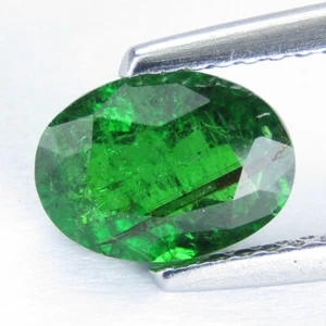 1.34Cts Amazing Natural Green Tsavorite Garnet 8.3x6.1mm Oval Shape Gemstone - Picture 1 of 5