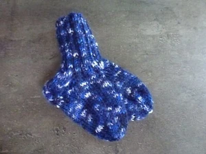 gestrickte Kindersocken ca. 10,5 cm Gr. 18 * Söckchen * Wollsocken * NEU - Bild 1 von 1