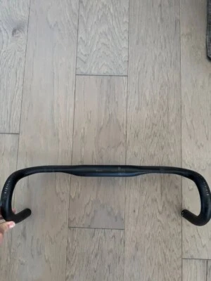 Bontrager Elite Aero VR-CF Road Handlebar 31.8 Dia 44cm Width Aluminum - Image 1 of 4