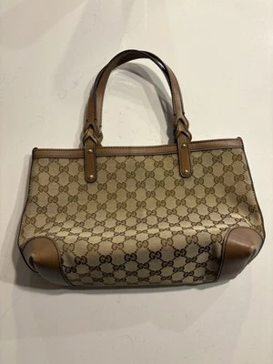 Bolso de Mano GG Emblem Cuero Estampado Recubierto Lona Foto 1 de 4