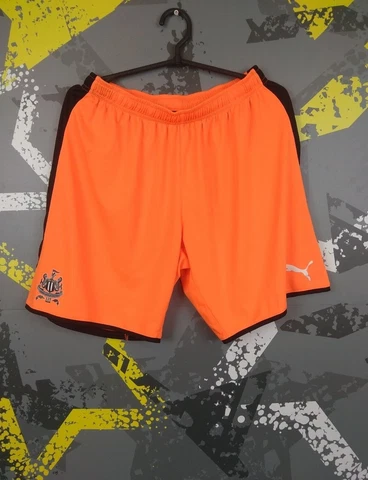 Newcastle United Shorts Size LARGE Soccer Football Puma ig93 Cover
