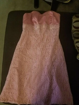 Vestido Jordan Rose de Gasa Sin Tirantes Escote Corazón Talla 6 Dama de honor Baile de graduación Foto 1 de 2