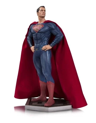 Estatua de Superman de la Liga de la Justicia de DC Collectibles Foto 1 de 4