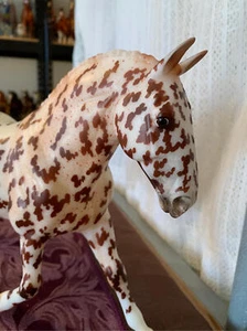 Breyer Modello Cavalli Leopardo Appaloosa Bozza Rotante Sorpresa Breyerfest 2022 - Foto 1 di 4