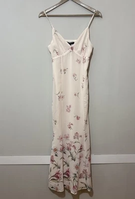 Vestido Dynamite Botanical Estampado Floral XS NUEVO CON ETIQUETAS $79.99 Foto 1 de 4