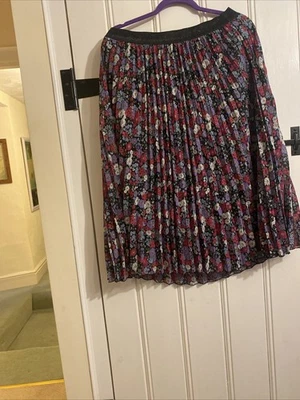 Cotton Traders Pleated Skirt Bnwot Size 14-16 - Image 1 of 4