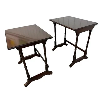 Винтажные гнездовые столы Ethan Allen из красного дерева - набор из 2 - Изображение 1 из 4