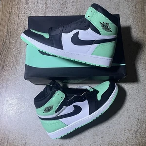 Air Jordan 1 Retro High OG Green Glow DZ5485-130 Mens Size 13 NEW IN BOX - Picture 1 of 10