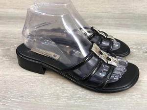 Brighton Damen Sandale 8 schwarz Leder geprägt silber Blumen Freizeitschuhe - Bild 1 von 6