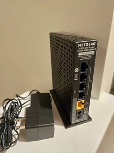 NETGEAR - WNR2000v5 - N300 Wireless Router - Picture 1 of 2