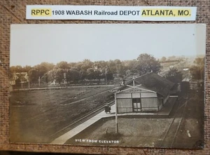 RPPC posted: 1908 WABASH Railroad DEPOT ATLANTA, MO. AK ECHTFOTO RAR - Bild 1 von 2