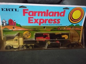 ERTL Farmland Express Die-Cast Metal Equipment Hauling Set 1:64 Scale - Picture 1 of 2